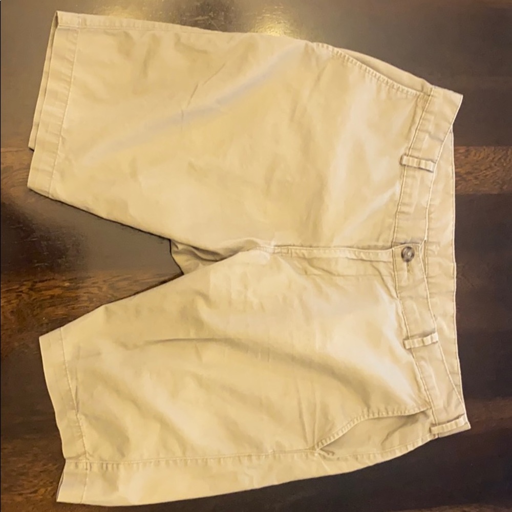 Murano khaki shorts Size 34